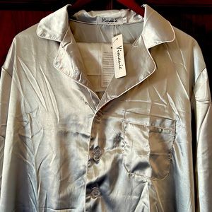 Brand New Classic Yimanie Men Pajamas Silver with white trim accents! Size Large